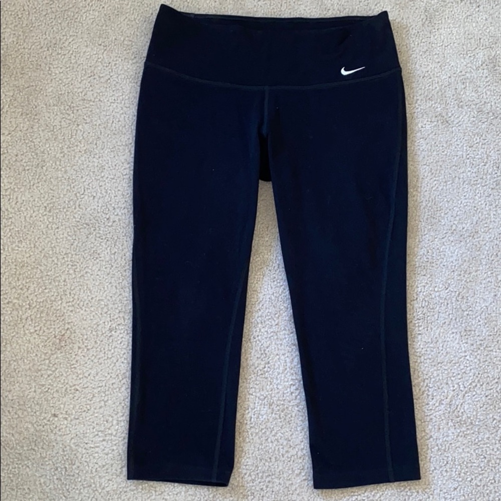 Nike yoga Capri size M